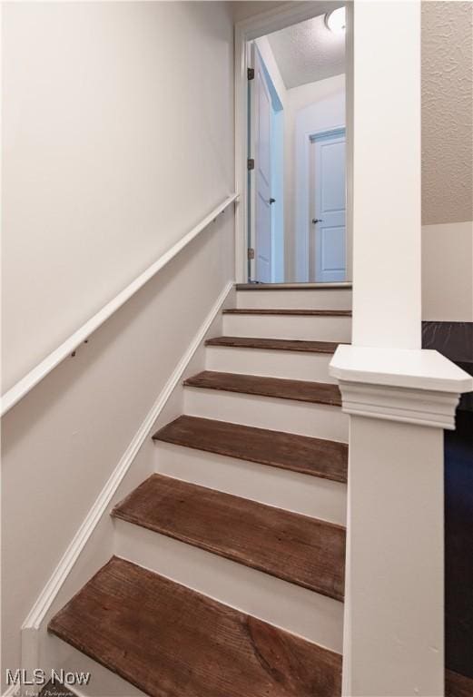 3478 Shadow Ledge Dr, Twinsburg, OH 44087 - view of stairs