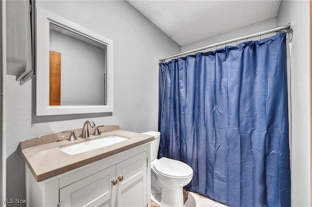 2709 Graham Rd, Stow, OH 44224 - full bath with vanity, a textured ceiling, and curtained shower
