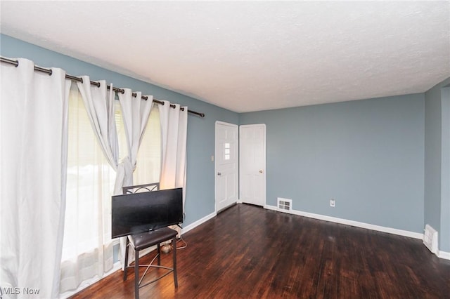 13112 Shady Oak Blvd, Garfield Heights, OH 44125 - living room with wood finished floors and baseboards