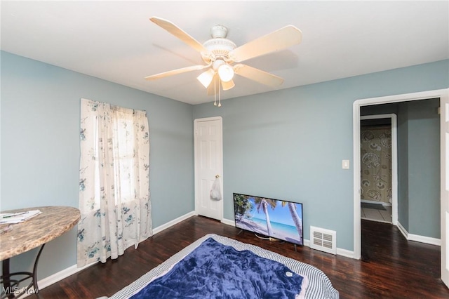 13112 Shady Oak Blvd, Garfield Heights, OH 44125 - bedroom featuring wood finished floors and ceiling fan