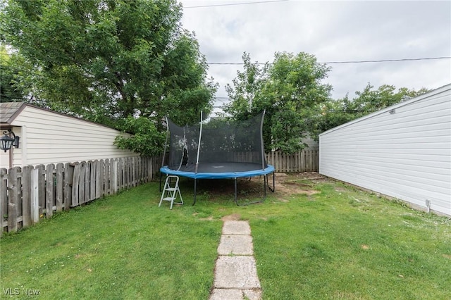 13112 Shady Oak Blvd, Garfield Heights, OH 44125 - fenced backyard featuring a trampoline