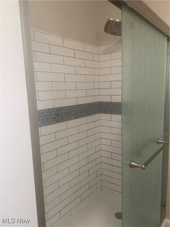 982 Day St, Conneaut, OH 44030 - full bathroom with a shower stall