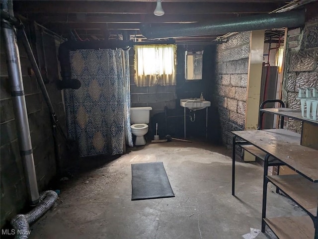 143 2nd St SE, Strasburg, OH 44680 - basement featuring a sink