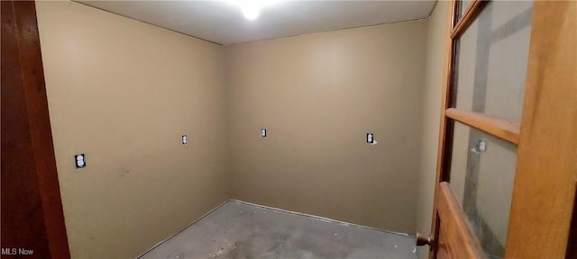 215 N 10th St, Cambridge, OH 43725 - view of laundry room