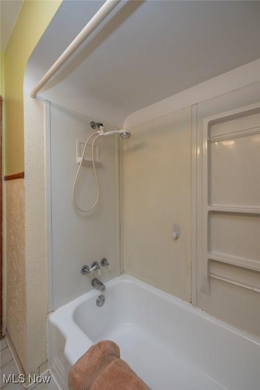 4050 Walter Rd, North Olmsted, OH 44070 - full bathroom featuring bathtub / shower combination