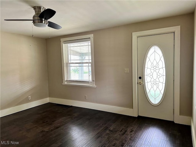25 W Water St, Hubbard, OH 44425 - foyer with dark wood-style floors and a ceiling fan