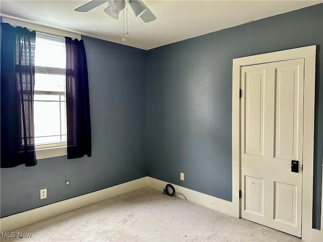 25 W Water St, Hubbard, OH 44425 - empty room with carpet floors and ceiling fan