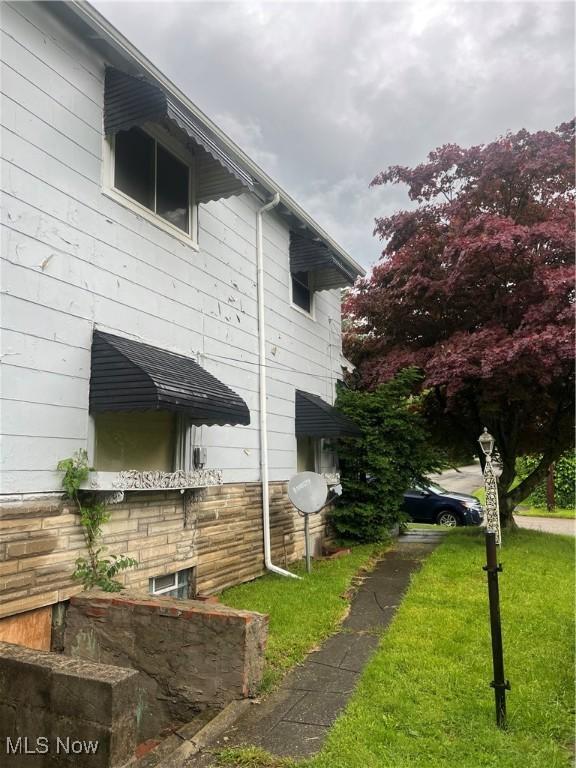 422 N Worthington St, Youngstown, OH 44510 - photo 23