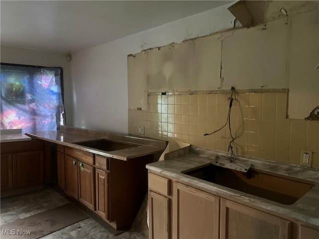 422 N Worthington St, Youngstown, OH 44510 - photo 11