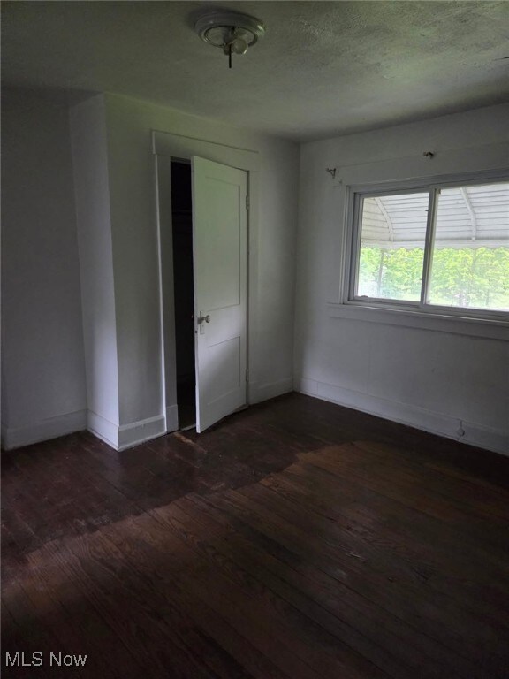 422 N Worthington St, Youngstown, OH 44510 - photo 14