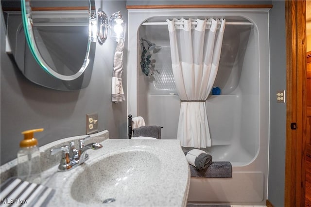 5507 13th Ave, Vienna, WV 26105 - full bath featuring a sink and shower / tub combo
