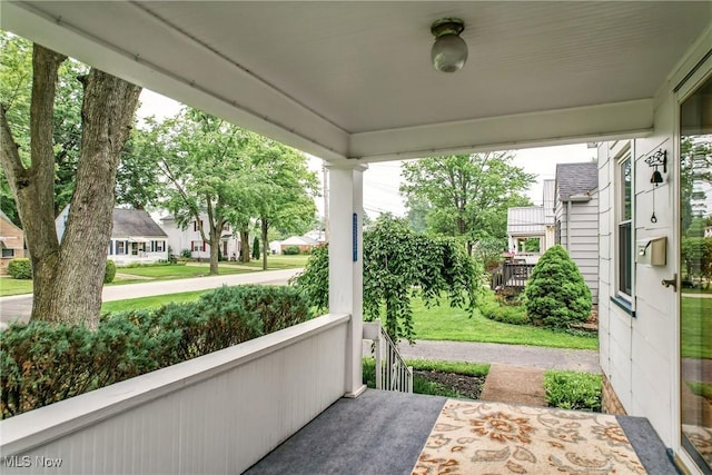 341 Kenmore Ave NE, Warren, OH 44483 - view of covered porch