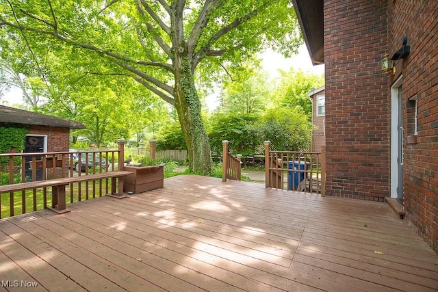 2611 Exeter Rd, Cleveland Heights, OH 44118 - view of deck