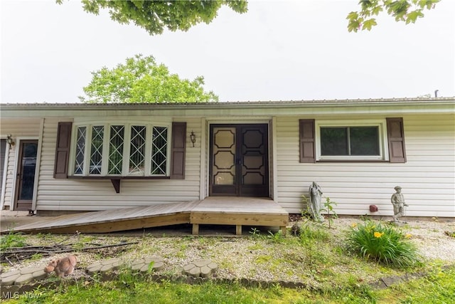 733 Lake Erie St, Conneaut, OH 44030 - view of single story home