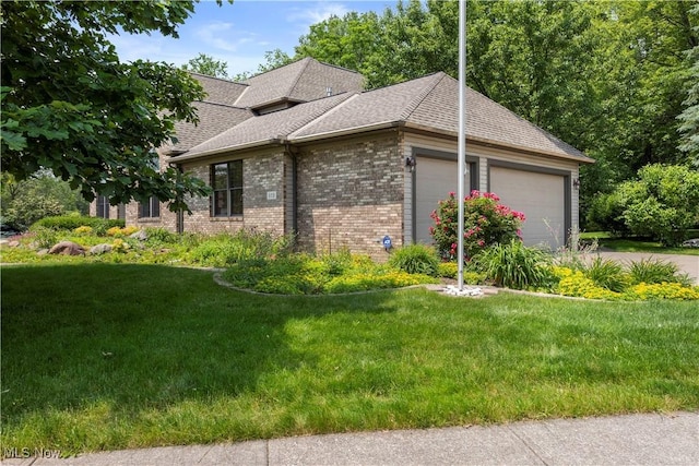 939 Barberry Cir, Amherst, OH 44001 - photo 3