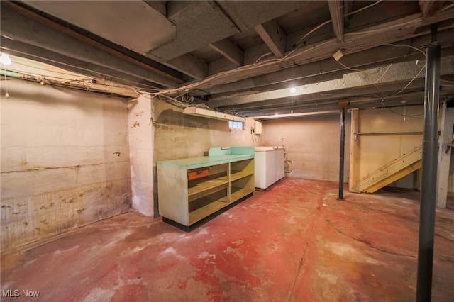 1237 Center St, Ashland, OH 44805 - unfinished below grade area with washer / clothes dryer