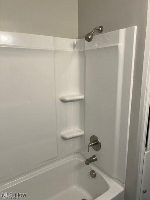 1975 9th St SW, Akron, OH 44314 - full bath with  shower combination