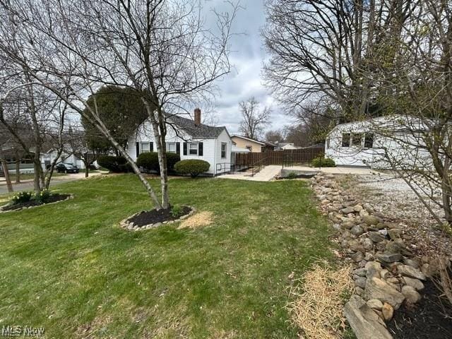 1975 9th St SW, Akron, OH 44314 - view of yard