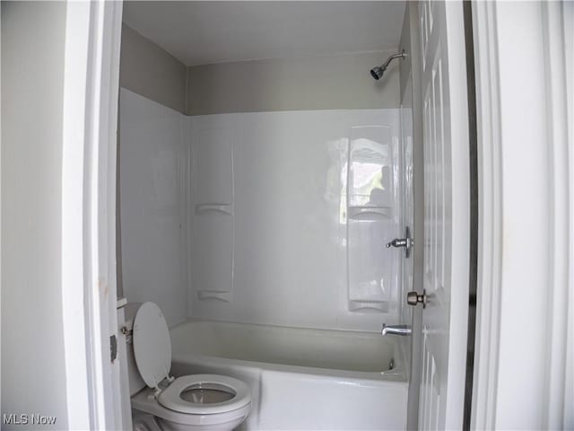 3814 Russell Ave, Parma, OH 44134 - full bathroom featuring toilet and shower / bathtub combination