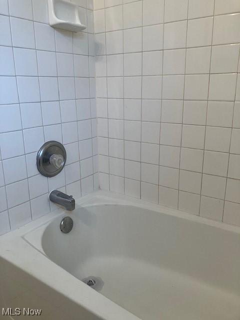 4958 Caroline Dr Unit 6, Warrensville Heights, OH 44128 - bathroom with tub / shower combination