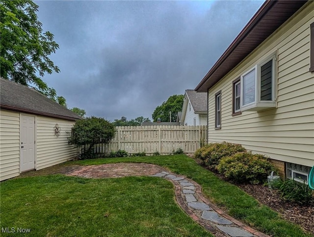 414 W Maple St, Hartville, OH 44632 - view of yard
