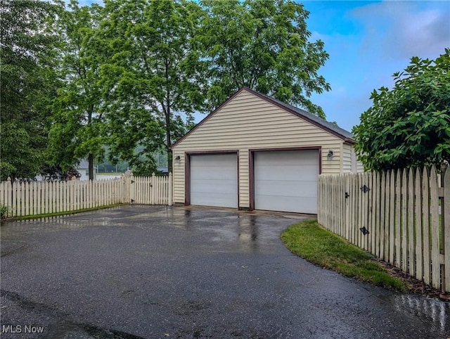 414 W Maple St, Hartville, OH 44632 - view of detached garage
