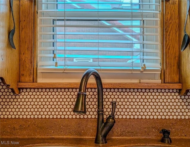 414 W Maple St, Hartville, OH 44632 - detailed view