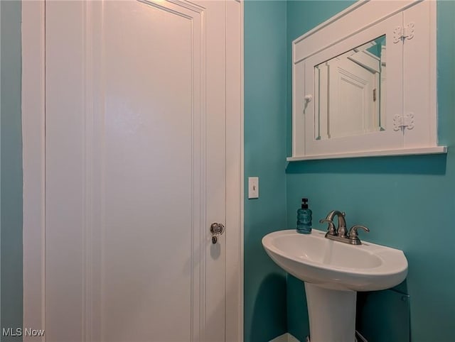 414 W Maple St, Hartville, OH 44632 - view of bathroom