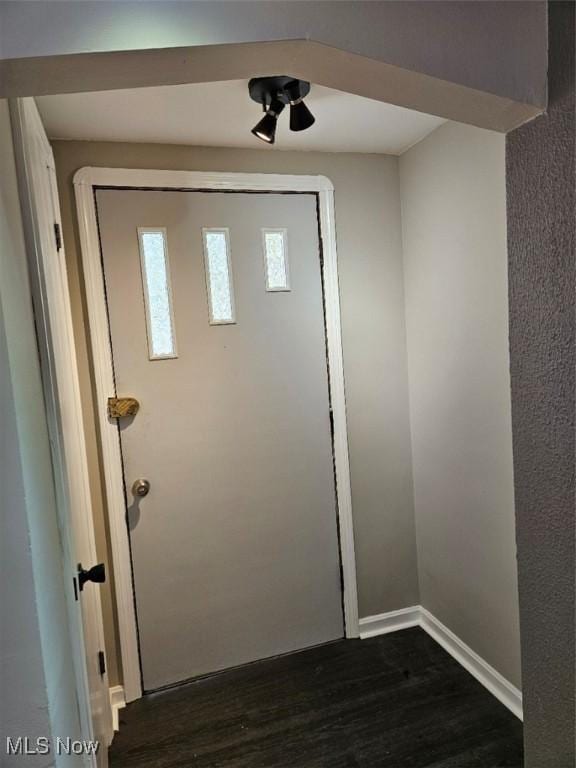 21731 Nicholas Ave, Euclid, OH 44123 - entryway with dark wood-style flooring and ceiling fan