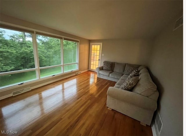 132 Highland Acres, Bloomingdale, OH 43910 - living area featuring wood finished floors and baseboards