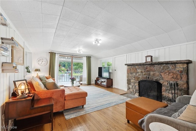 4324 Ormond Dr, New Franklin, OH 44319 - living room featuring wood-type flooring and a fireplace