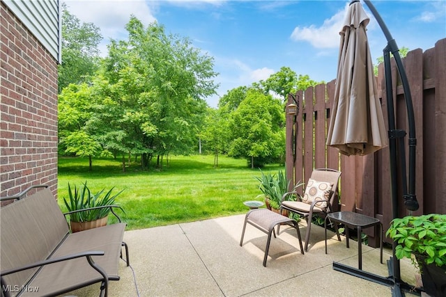 637 N Ridgecliff St, Tallmadge, OH 44278 - view of patio / terrace