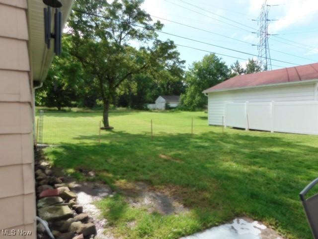 521 Holly Dr, Berea, OH 44017 - photo 22