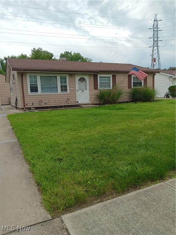 521 Holly Dr, Berea, OH 44017 - photo 1