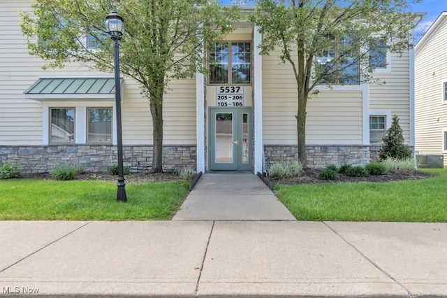 5537 Beavercrest Dr Unit 106, Lorain, OH 44053 - photo 2