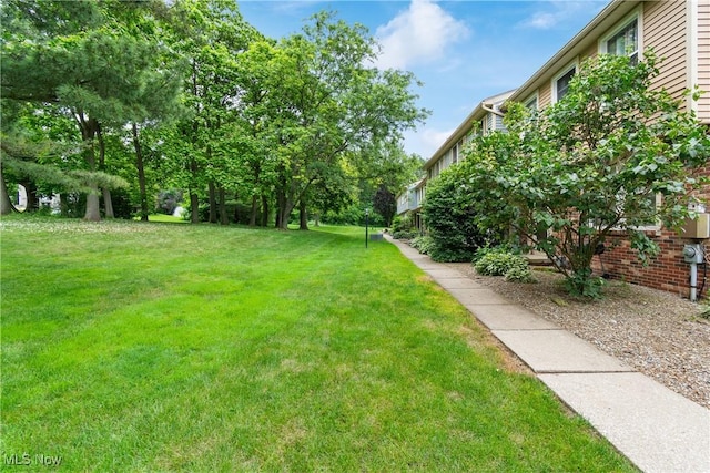 149 Quaker Ridge Dr, Akron, OH 44313 - photo 2