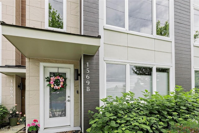 1569 E 118th St Unit B, Cleveland, OH 44106 - property entrance