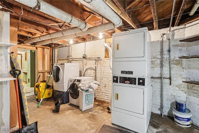 1575 E 108th St, Cleveland, OH 44106 - laundry room with estacked washer and dryer