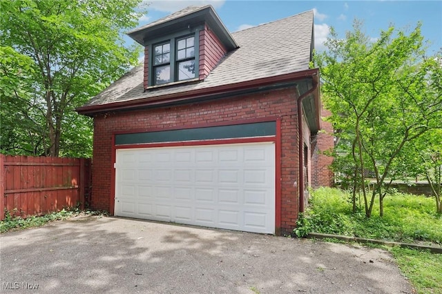 1575 E 108th St, Cleveland, OH 44106 - garage featuring driveway