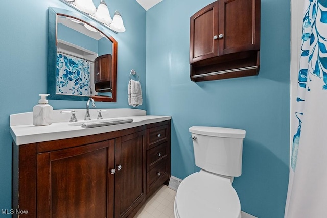 4000 Kenneth Rd, Stow, OH 44224 - full bath with vanity, tile patterned floors, and a shower with shower curtain