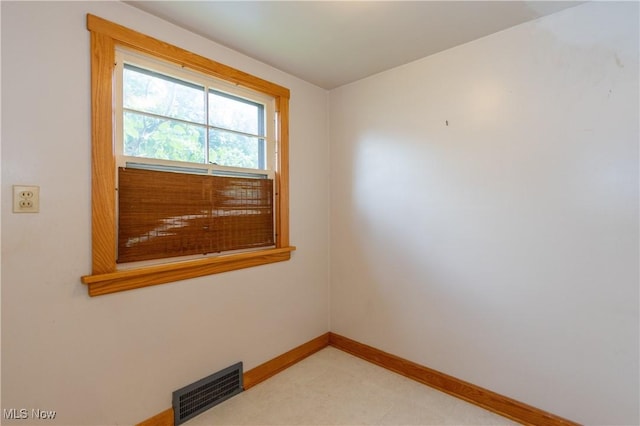 3526 Raymont Blvd, University Heights, OH 44118 - spare room featuring baseboards
