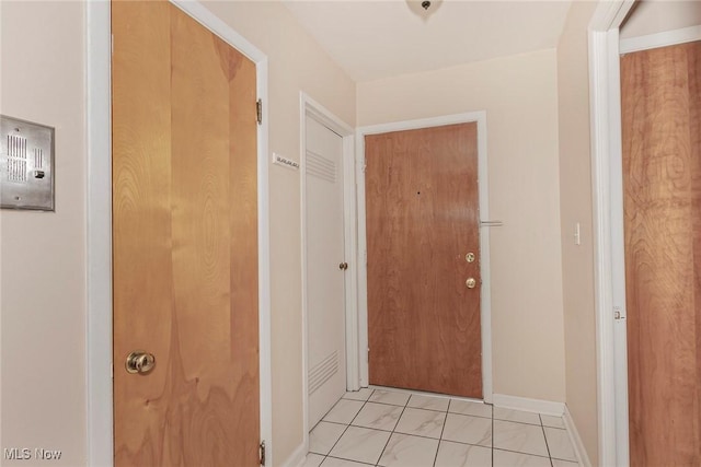 3271 Warrensville Center Rd Unit 4A, Shaker Heights, OH 44122 - hall with baseboards