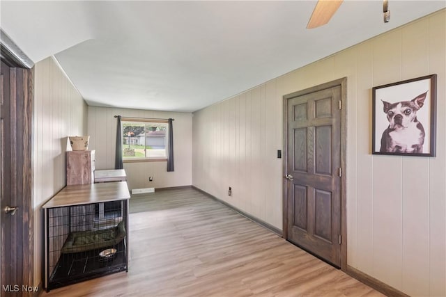1455 Buckeye Cir, Salem, OH 44460 - entrance foyer featuring wood finished floors and baseboards