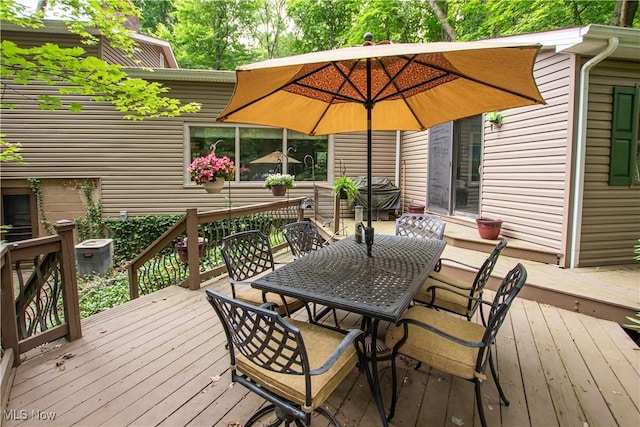 3366 Darrow Rd, Stow, OH 44224 - deck with outdoor dining area