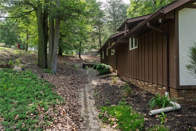 2436 Woodlawn Dr NW, Dover, OH 44622 - view of yard
