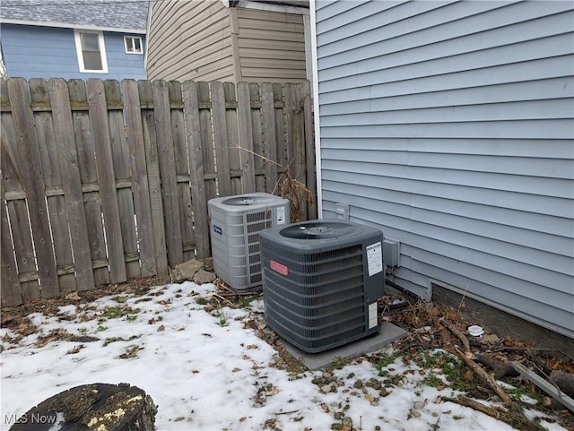 3228 Monroe Ave, Cleveland, OH 44113 - photo 22