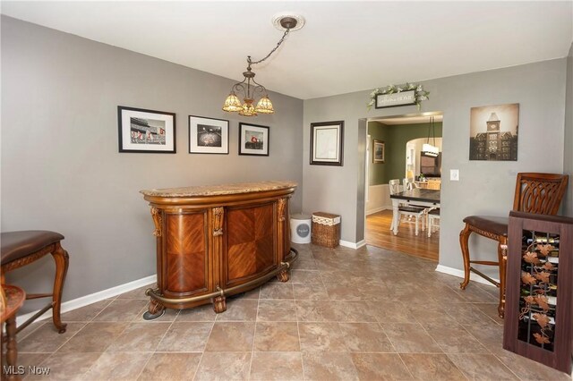 3678 Lynnfield Rd, Shaker Heights, OH 44122 - hallway featuring arched walkways and baseboards