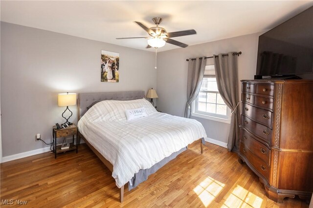 3678 Lynnfield Rd, Shaker Heights, OH 44122 - bedroom with light wood-style floors and a ceiling fan
