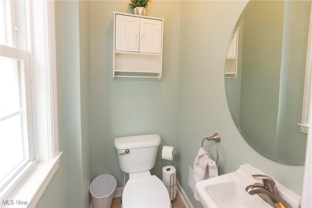 3678 Lynnfield Rd, Shaker Heights, OH 44122 - bathroom featuring healthy amount of natural light