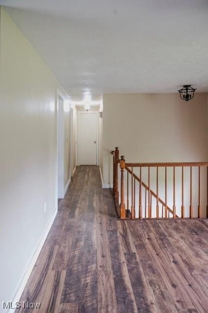 503 W Pidgeon Rd, Salem, OH 44460 - corridor featuring wood finished floors and an upstairs landing